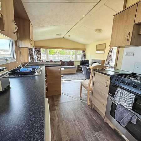 Lovely 6 Berth Caravan At Sunnydale Holiday Park Ref 35375S Louth  Exterior foto