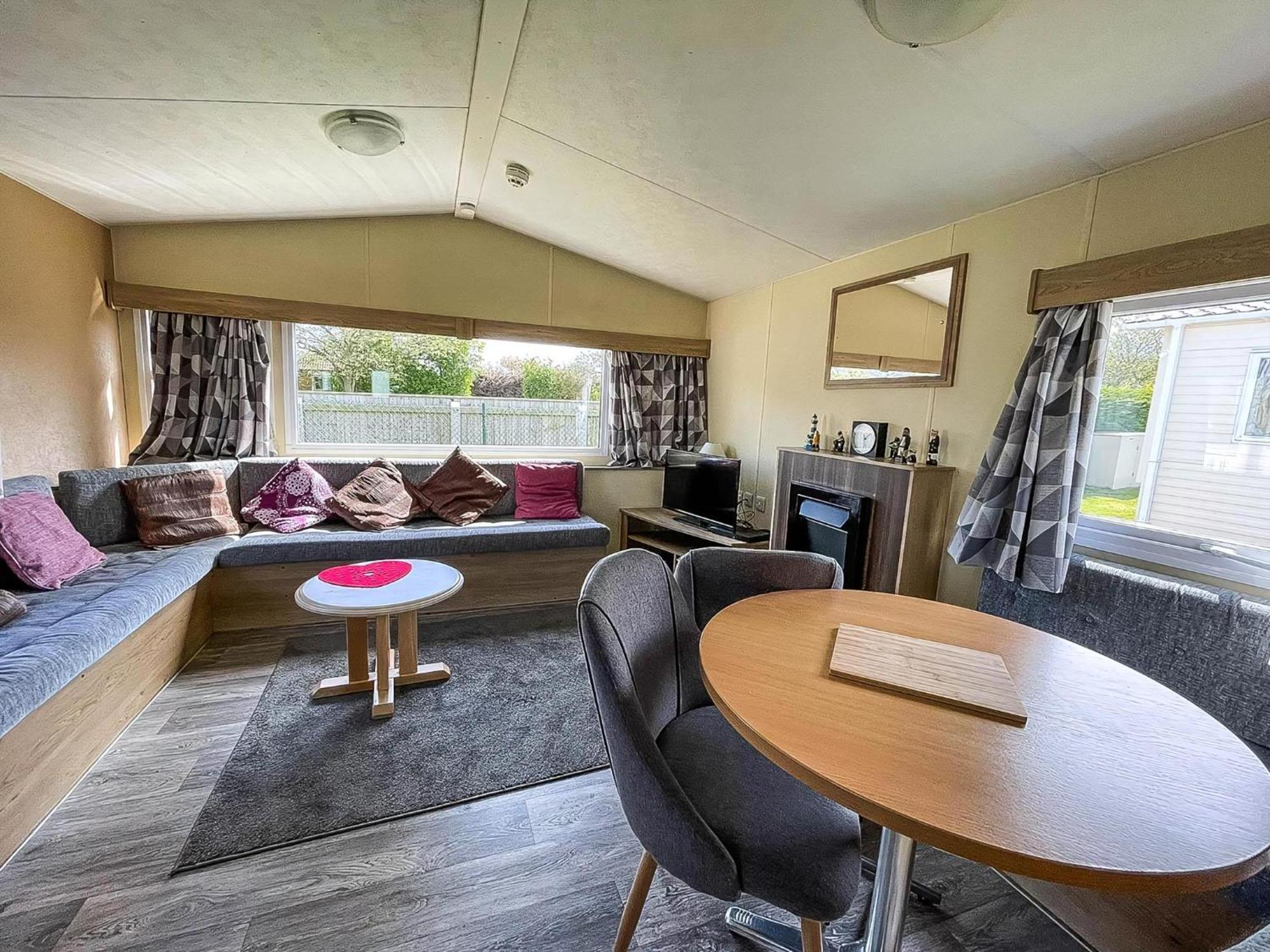 Lovely 6 Berth Caravan At Sunnydale Holiday Park Ref 35375S Louth  Exterior foto
