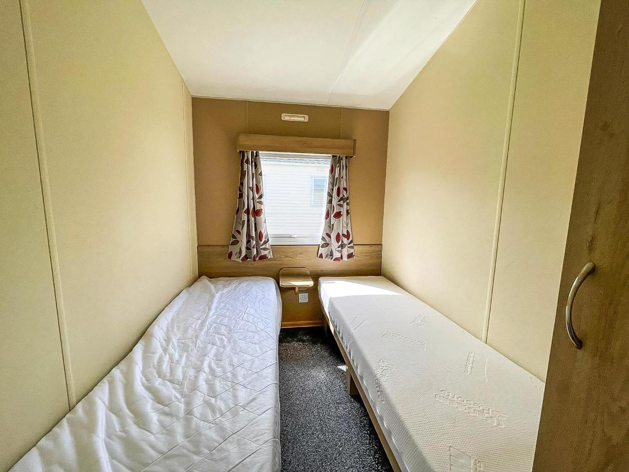 Lovely 6 Berth Caravan At Sunnydale Holiday Park Ref 35375S Louth  Exterior foto