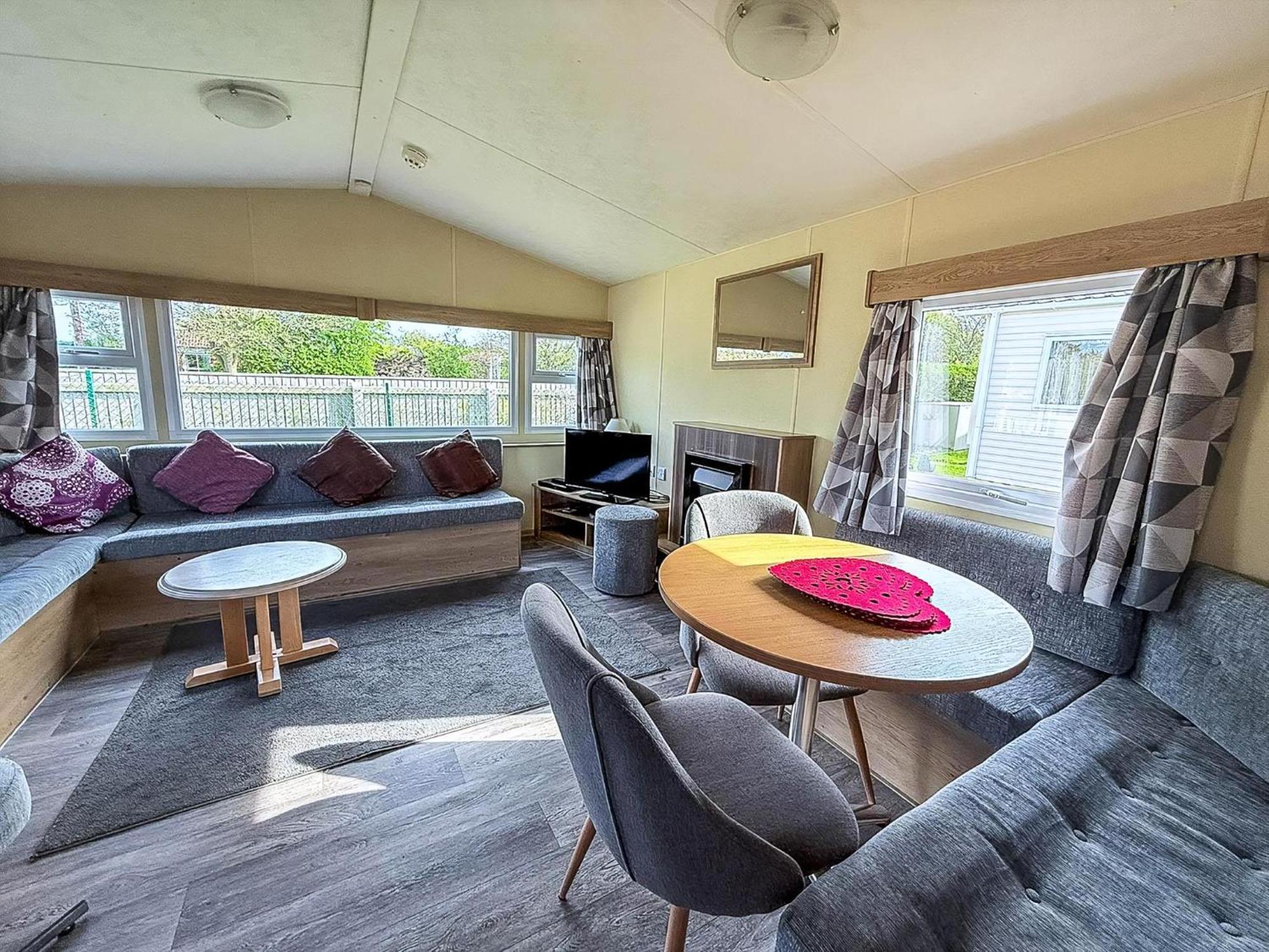 Lovely 6 Berth Caravan At Sunnydale Holiday Park Ref 35375S Louth  Exterior foto